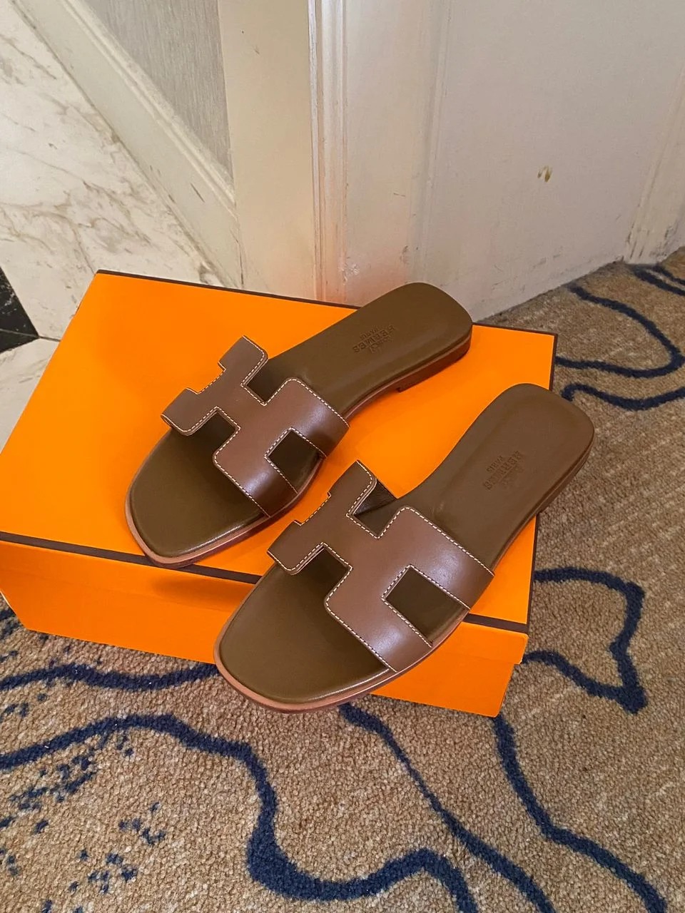 Hermès Oran Sandal Gold Brun — Shoes