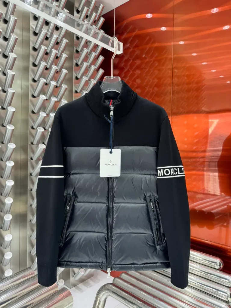 Moncler Knit Sleeve Padded Jacket Svart — Jackets
