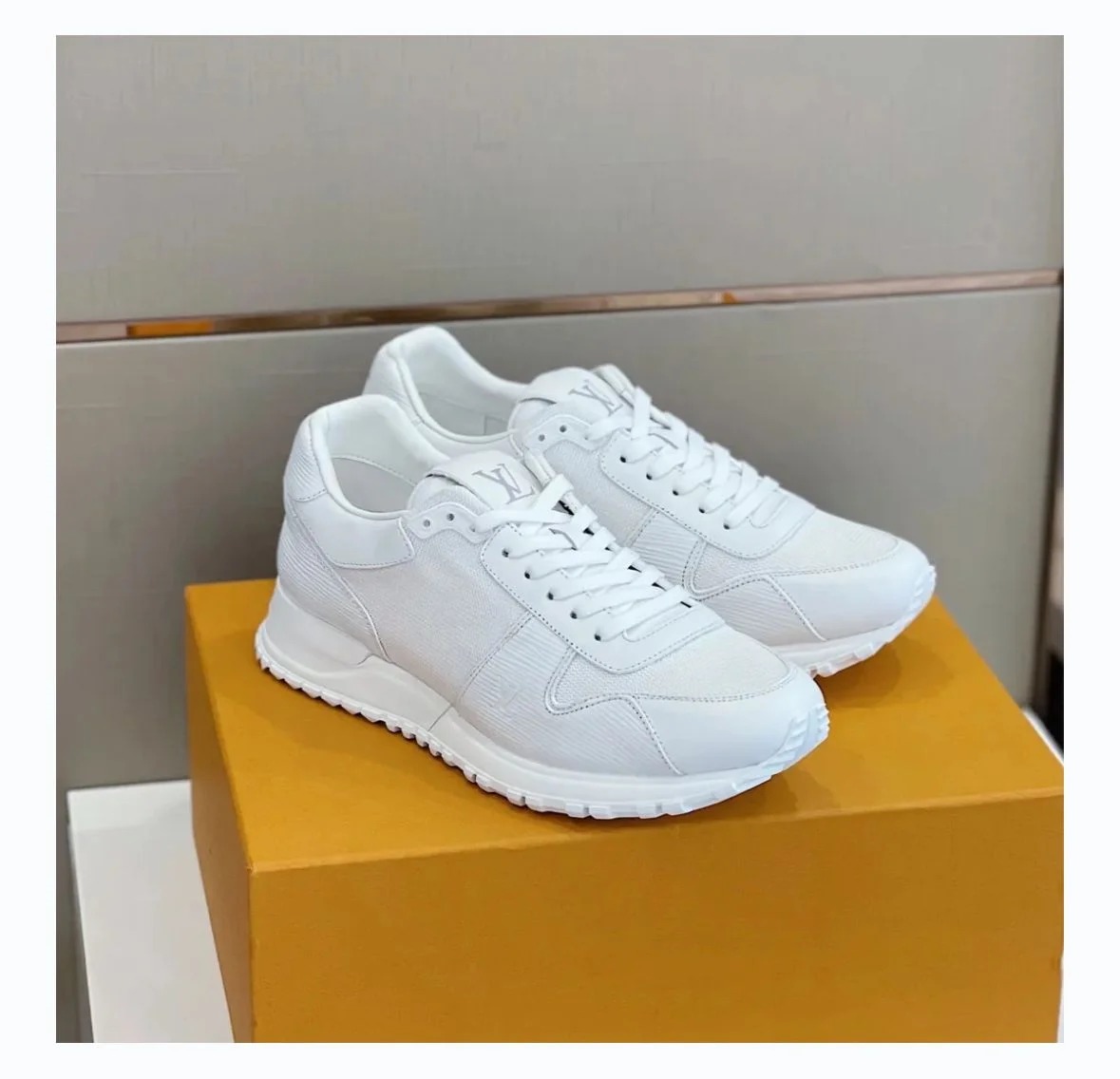 LV Run Away Sneaker Vit — Shoes