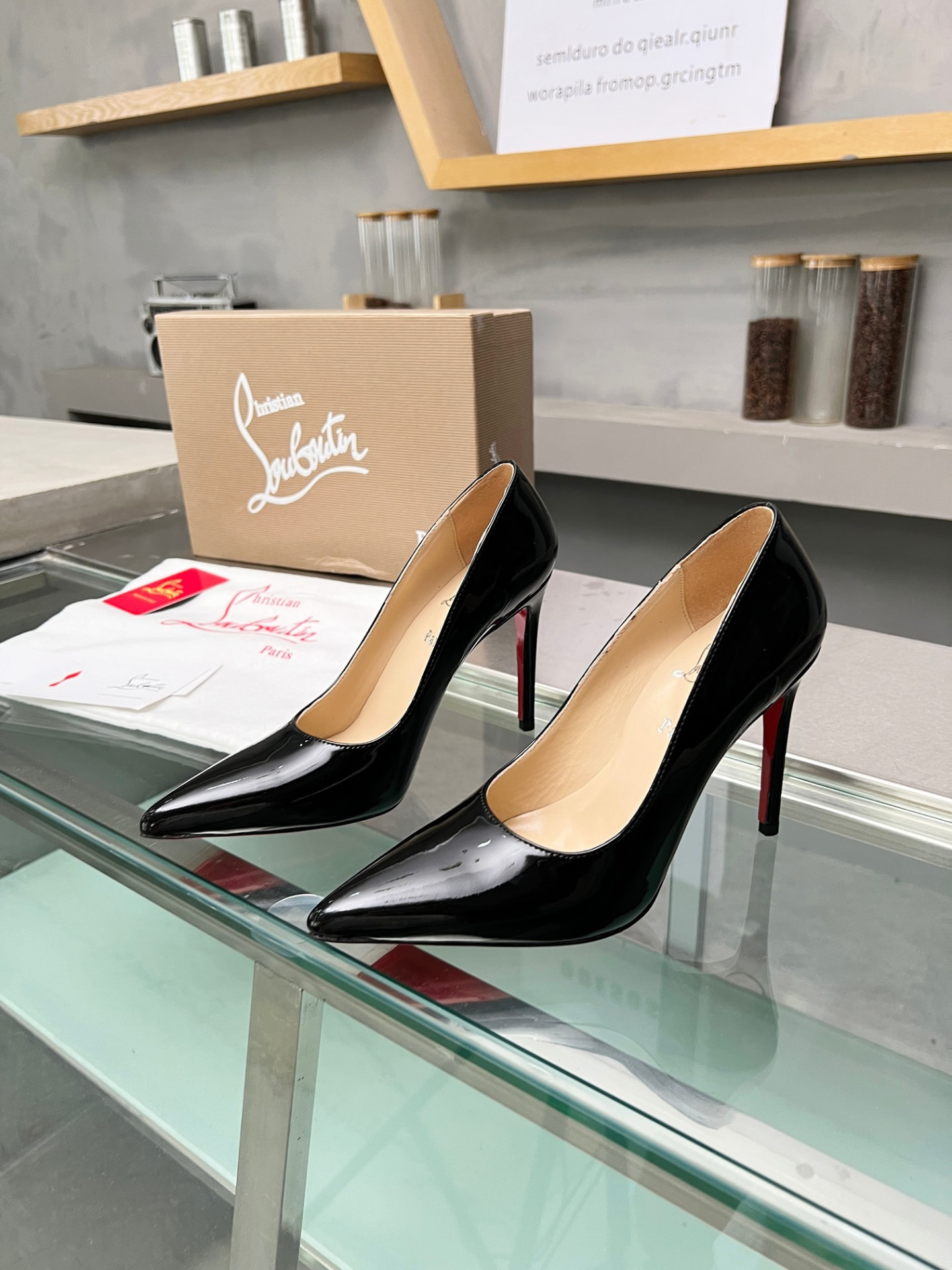 CL Kate 100 Svart Lack — Heels
