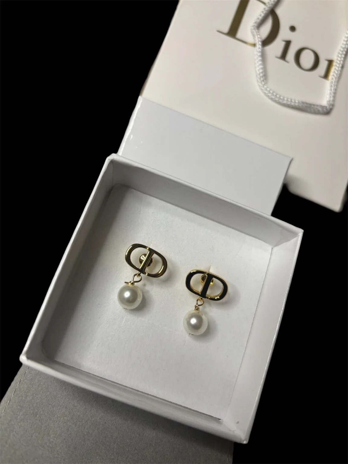 Dior 30 Montaigne Pärldrop Örhängen — Accessories