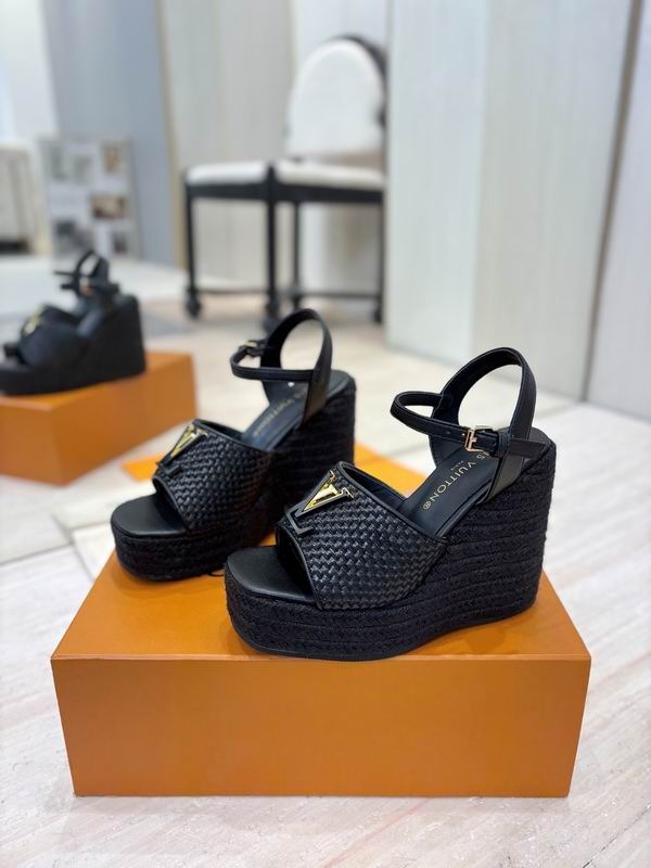 LV Starboard Wedge Sandal Svart — Shoes