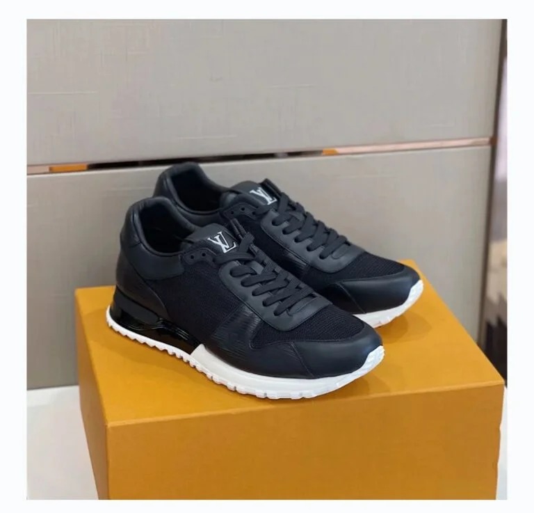 LV Run Away Sneaker Svart Läder — Shoes